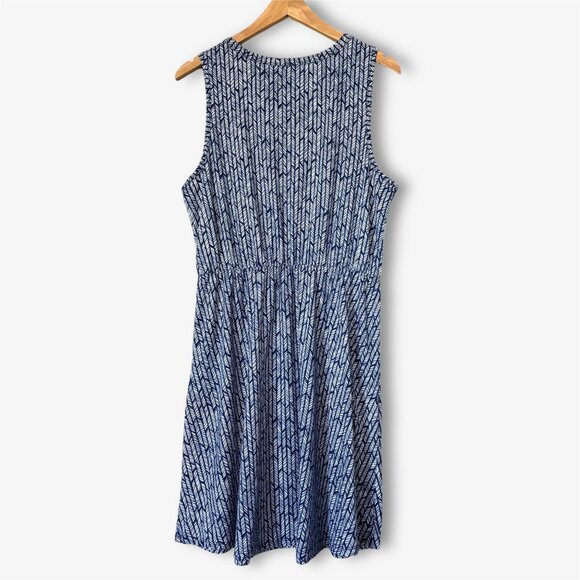 French Grey Geometric Fit & Flare Dress Navy Blue White Womens Large Soft Comfy - Picture 8 of 13